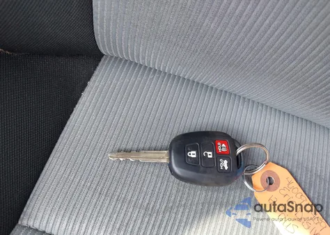 2012 Toyota Prius C Two из США, поврежденный, VIN JTDKDTB37C1016880